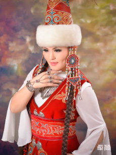 哈萨克族服饰定制