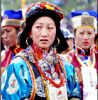 藏族服饰：民族服饰中瑰丽的花朵